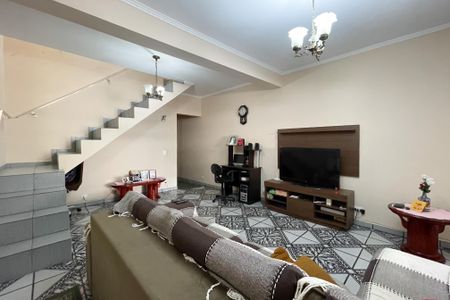 Casa à venda com 230m², 4 quartos e 2 vagas Casa à venda com 230m², 4 quartos e 2 vagasSala