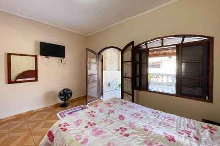 Casa à venda com 230m², 4 quartos e 2 vagas Casa à venda com 230m², 4 quartos e 2 vagasSuíte