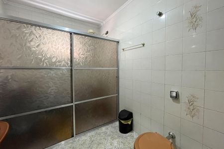 Casa à venda com 230m², 4 quartos e 2 vagas Casa à venda com 230m², 4 quartos e 2 vagasBanheiro 1