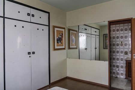 Apartamento à venda com 300m², 4 quartos e 2 vagasSuíte 2