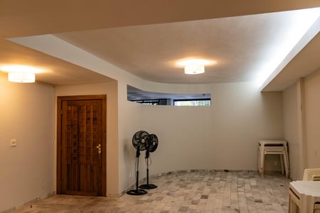 Apartamento à venda com 300m², 4 quartos e 2 vagasÁrea comum - Salão de festas