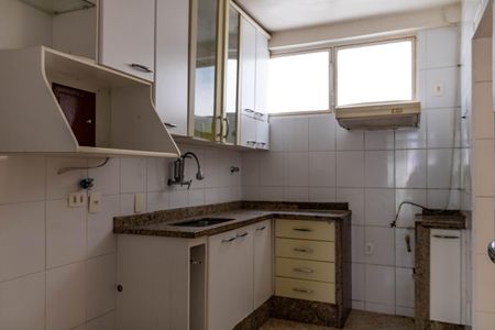 Apartamento à venda com 300m², 4 quartos e 2 vagasCozinha