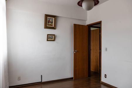 Apartamento à venda com 300m², 4 quartos e 2 vagasQuarto 1