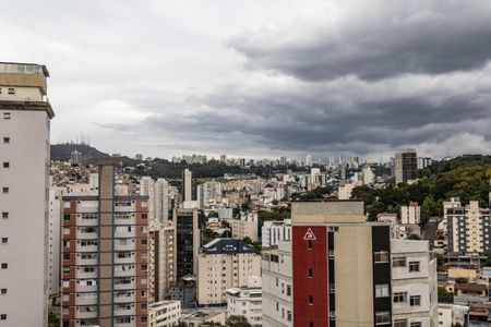 Apartamento à venda com 300m², 4 quartos e 2 vagasVista da Suíte 2
