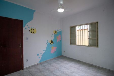 Casa para alugar com 200m², 3 quartos e 3 vagas Casa para alugar com 200m², 3 quartos e 3 vagasQuarto