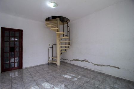 Casa para alugar com 200m², 3 quartos e 3 vagas Casa para alugar com 200m², 3 quartos e 3 vagasSala