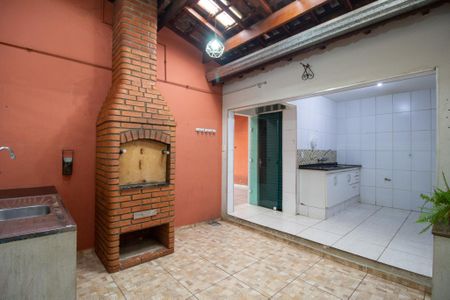 Casa para alugar com 200m², 3 quartos e 3 vagas Casa para alugar com 200m², 3 quartos e 3 vagasÁrea comum