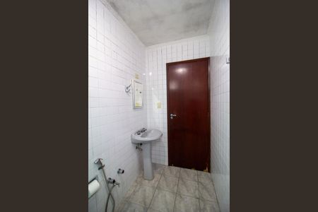 Casa para alugar com 200m², 3 quartos e 3 vagas Casa para alugar com 200m², 3 quartos e 3 vagasBanheiro Social