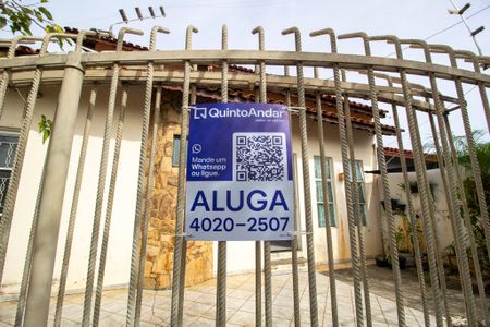 Casa para alugar com 200m², 3 quartos e 3 vagas Casa para alugar com 200m², 3 quartos e 3 vagasFachada