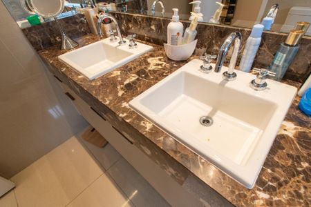 Apartamento à venda com 360m², 4 quartos e 6 vagasBanheiro da suíte 3