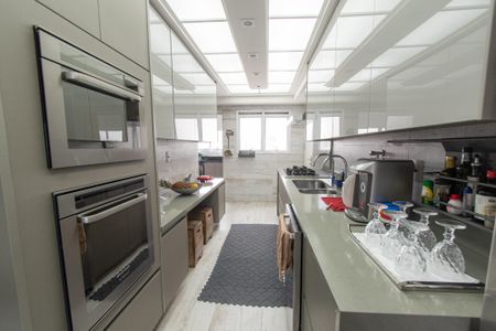 Apartamento à venda com 360m², 4 quartos e 6 vagasCozinha