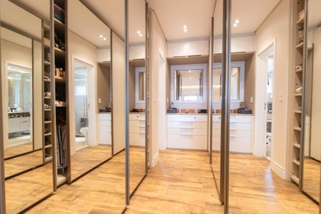 Apartamento à venda com 360m², 4 quartos e 6 vagasCloset da suíte 3