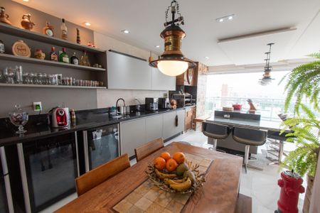 Apartamento à venda com 360m², 4 quartos e 6 vagasVaranda gourmet