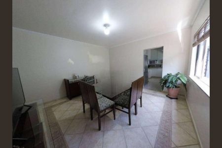 Casa à venda com 282m², 4 quartos e 6 vagas