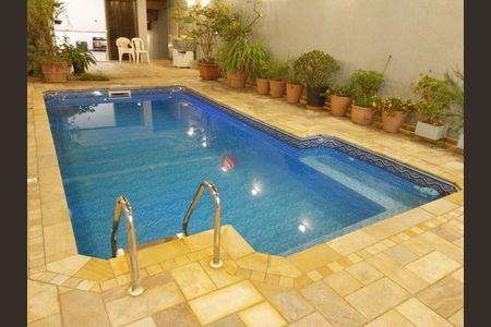 Casa à venda com 282m², 4 quartos e 6 vagas