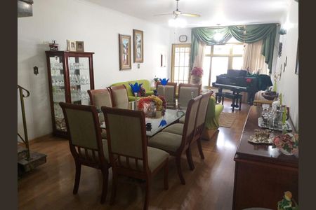 Casa à venda com 204m², 3 quartos e 5 vagas