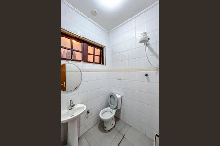 Casa à venda com 220m², 4 quartos e 2 vagasBanheiro de serviço