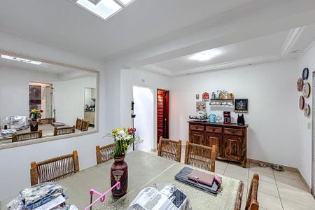 Casa à venda com 220m², 4 quartos e 2 vagasSala de Jantar