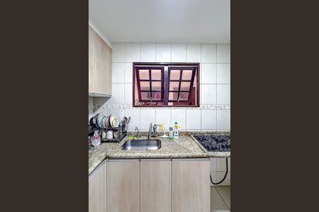 Casa à venda com 220m², 4 quartos e 2 vagasCozinha 