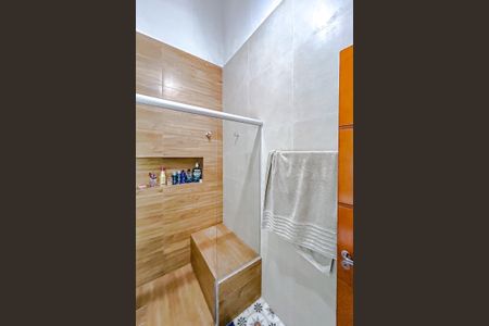 Casa à venda com 220m², 4 quartos e 2 vagasBanheiro