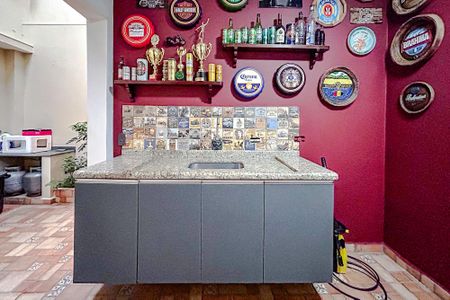 Casa à venda com 220m², 4 quartos e 2 vagasÁrea externa