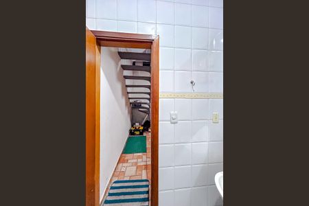 Casa à venda com 220m², 4 quartos e 2 vagasBanheiro de serviço