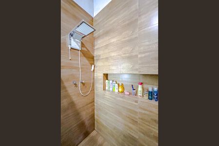 Casa à venda com 220m², 4 quartos e 2 vagasBanheiro