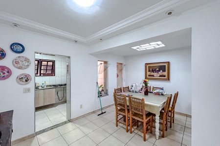Casa à venda com 220m², 4 quartos e 2 vagasSala de Jantar