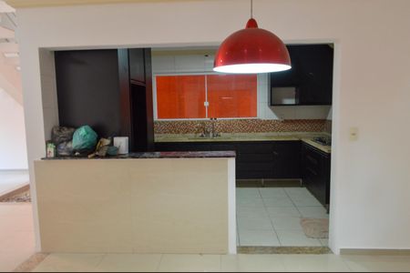 Casa de condomínio para alugar com 230m², 3 quartos e 2 vagasCozinha