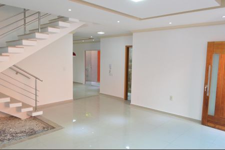 Casa de condomínio para alugar com 230m², 3 quartos e 2 vagasSala