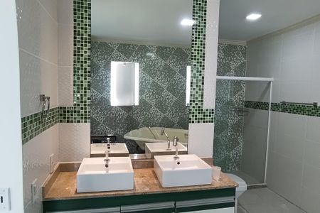 Casa de condomínio para alugar com 230m², 3 quartos e 2 vagasBanheiro da Suíte 3