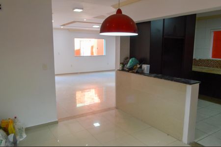 Casa de condomínio para alugar com 230m², 3 quartos e 2 vagasSala de Jantar