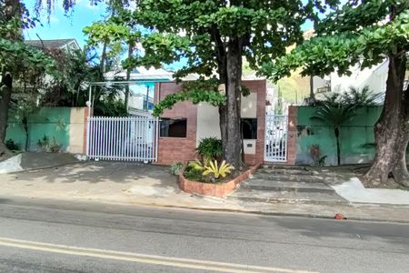 Casa de condomínio para alugar com 230m², 3 quartos e 2 vagasFachada