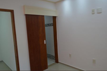 Casa de condomínio para alugar com 230m², 3 quartos e 2 vagasSuíte 1