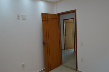 Casa de condomínio para alugar com 230m², 3 quartos e 2 vagasSuíte 1