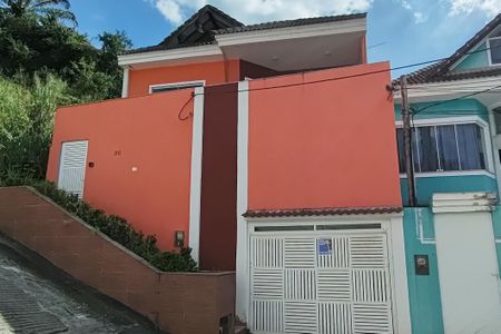 Casa de condomínio para alugar com 230m², 3 quartos e 2 vagasFachada
