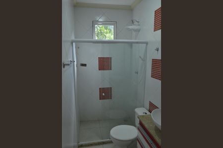Casa de condomínio para alugar com 230m², 3 quartos e 2 vagasBanheiro da Suíte 2