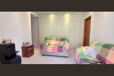 Casa à venda com 228m², 2 quartos e 2 vagasSala