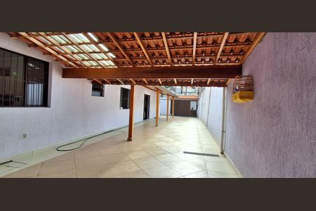 Casa à venda com 228m², 2 quartos e 2 vagasÁrea comum