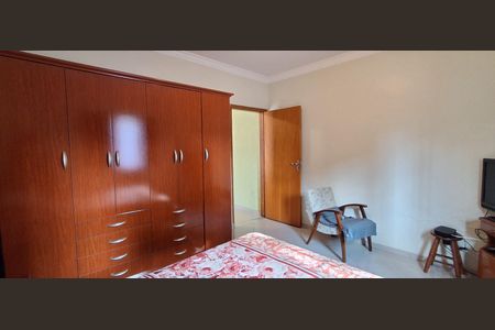 Casa à venda com 228m², 2 quartos e 2 vagasQuarto 1