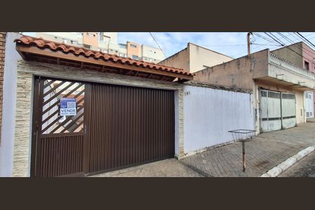 Casa à venda com 228m², 2 quartos e 2 vagasFachada