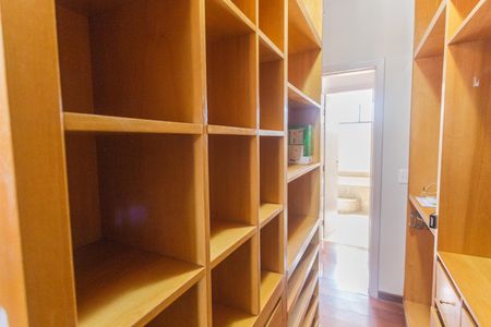 Apartamento à venda com 158m², 4 quartos e 2 vagasCloset da Suíte