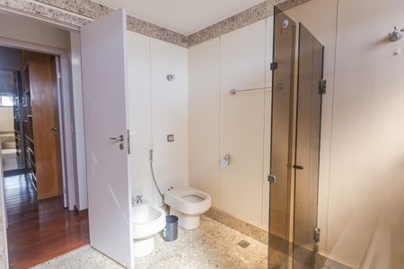 Apartamento à venda com 158m², 4 quartos e 2 vagasBanheiro da Suíte