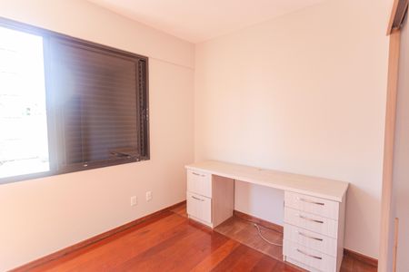 Apartamento à venda com 158m², 4 quartos e 2 vagasQuarto 2