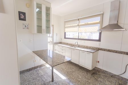 Apartamento à venda com 158m², 4 quartos e 2 vagasCozinha
