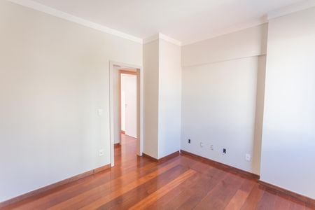 Apartamento à venda com 158m², 4 quartos e 2 vagasQuarto 4