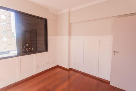 Apartamento à venda com 158m², 4 quartos e 2 vagasQuarto 3