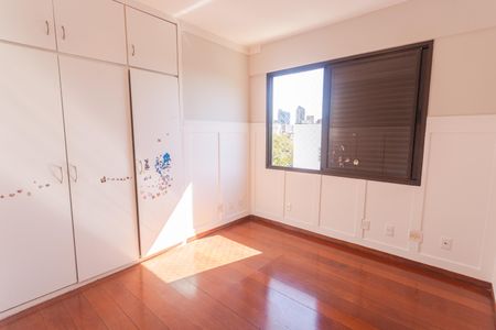 Apartamento à venda com 158m², 4 quartos e 2 vagasQuarto 3