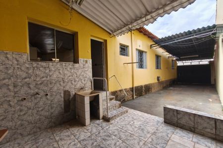 Casa para alugar com 349m², 2 quartos e 4 vagasQuintal