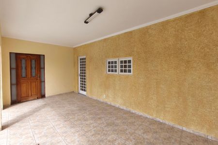 Casa para alugar com 349m², 2 quartos e 4 vagasQuintal - Garagem